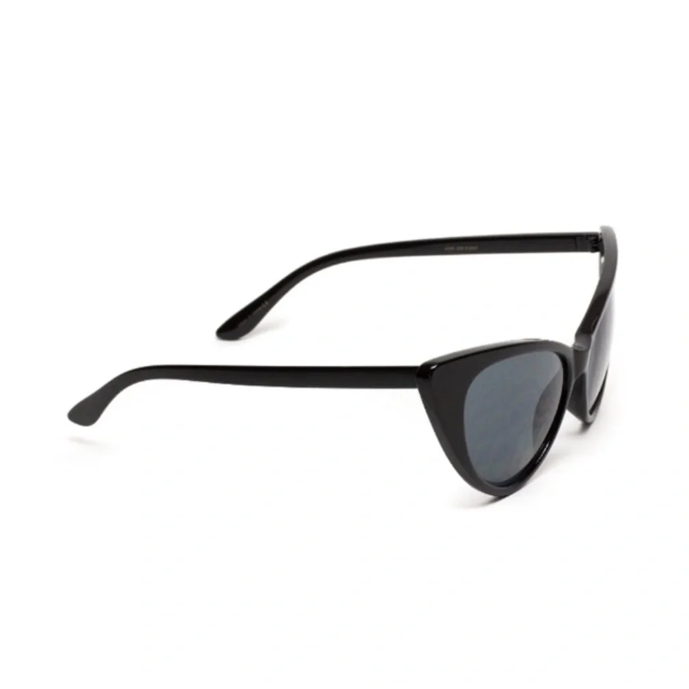 Retro Pointed Cat Eye Plastic Frame Sunglasses - Picture 6 of 6